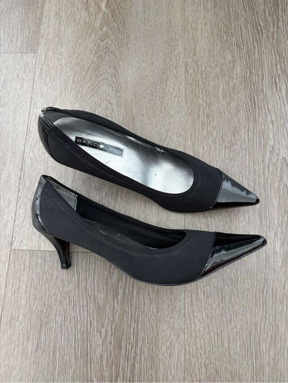Bandolino Black Pointed Toe Kitten Heel‎ Pumps cap toe